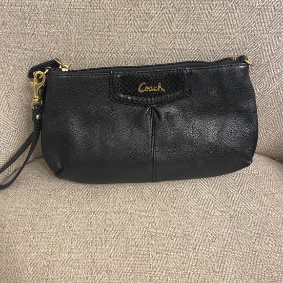 Coach clutch with gold hardware - Picture 1 of 3